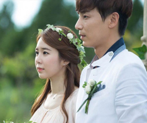 Ngày cưới mẹ chồng tương lai giật mic xin hủy hôn, tôi cay mắt mang ơn bà một đời