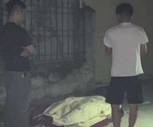 'Phê' ma túy, người đàn ông dùng xe bò chở thi thể bạn ra đường rồi về
