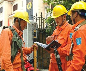 Bộ Công Thương kiểm tra chi phí giá điện của EVN