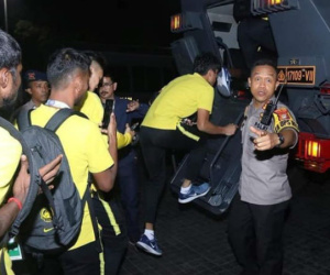 Indonesia bị phạt nặng vì bạo loạn, ĐT Việt Nam hưởng lợi?