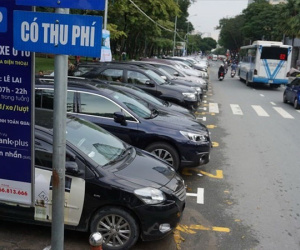 Tăng phí đậu xe ôtô từ 4-8 lần, vì sao càng thu càng lỗ?