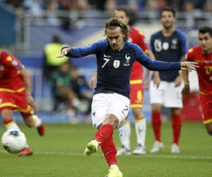 Griezmann lại đá hỏng penalty, Pháp vẫn thắng dễ