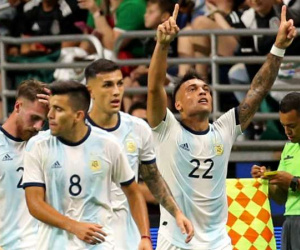 Kép phụ lên tiếng, Argentina vùi dập Mexico 4 bàn không gỡ
