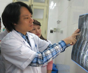 Chuyên gia cảnh báo mối họa trẻ bị bỏ quên trên xe ô tô: Ngay cả khi trời lạnh cũng vô cùng nguy hiểm!