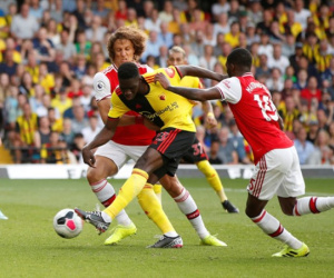 Aubameyang lập cú đúp, Arsenal vẫn mất điểm trước Watford