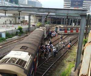 Tàu cao tốc trật bánh ở Hong Kong, nhiều người bị thương