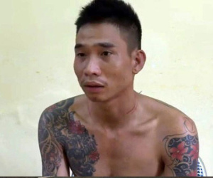 Gã đàn ông ngáo đá khống chế vợ và 3 con nhỏ, đâm Phó Trưởng công an xã nhập viện