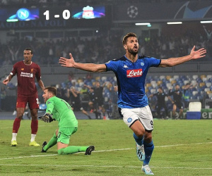 Van Dijk mắc lỗi, ĐKVĐ Liverpool thua sốc ngày ra quân trước Napoli
