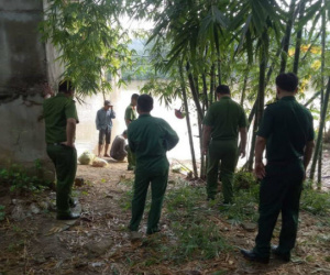 Tìm thấy thi thể bé trai cách nhà 5km, bác bỏ nghi vấn về người phụ nữ lạ mặt