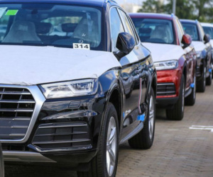 Giá xe nhập khẩu giảm hàng trăm triệu, khách Việt 'nô nức' chọn mua