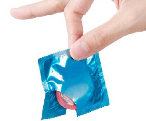 8 sai lầm ngớ ngẩn cực kỳ nguy hiểm khi sử dụng bao cao su nhưng quý ông dễ mắc phải