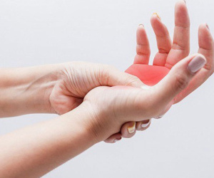 'Xin hãy luôn đặt… CÂU HỎI với sức khỏe của chính mình'- Lời khuyên của bác sĩ BV Việt Đức bất kì ai cũng nên nghe