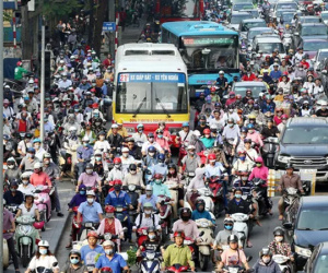 Hà Nội: 4 tuyến đường 'gồng mình'chịu áp lực giao thông cực lớn sắp có làn xe buýt riêng