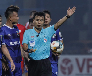 Vì sao pha 'bẻ còi' giúp Viettel thắng để vượt qua HAGL lại kỳ lạ đến mức đáng nghi?