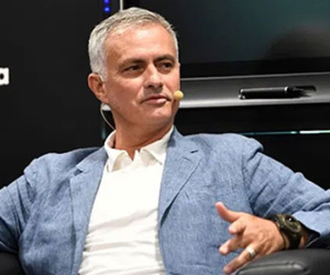 Mourinho bác tin trở lại Real, đang học tiếng Đức