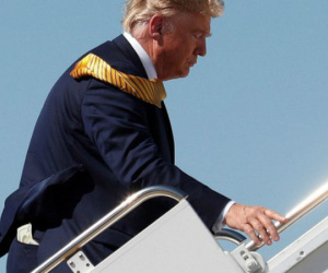 Là Tổng thống giàu có nhưng ông Trump vẫn cất một xấp tiền 20 USD ở túi quần sau: Hóa ra là vì sở thích 'lạ lùng' này!