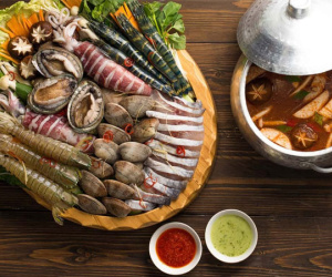 Chuyên gia nói về việc 'ăn lẩu nhiều dẫn đến ung thư trực tràng' nhưng tiết lộ cuối sẽ khiến nhiều người suy ngẫm