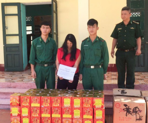 Tóm gọn 2 đối tượng vận chuyển 150 kg pháo qua biên giới