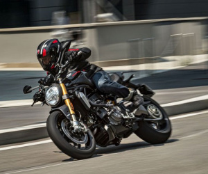 Ducati Monster 1200 S Black on Black ra mắt thị trường quốc tế