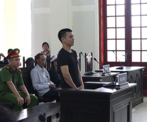 Khởi tố đối tượng dùng dao chém người nhiều nhát rồi phóng xe về nhà ngủ
