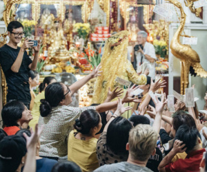 Tận mắt chứng kiến buổi hầu đồng Tứ Phủ được tái hiện tại đền Bà Chúa Kho ở Hà Nội