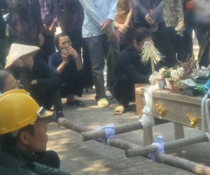Xót lòng đám tang đẫm nước mắt của 3 mẹ con tử vong trong vụ tai nạn ở Hà Nội