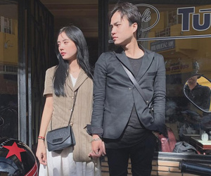 Lâm Á Hân công khai nắm tay tình mới sau ly hôn gần 2 năm, trả lời bạn bè: 'Tới thời, cản hổng được!'