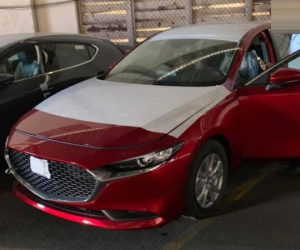 Mazda 3 thế hệ mới lộ diện tại Việt Nam, dòng cũ giảm giá 20-30 triệu đồng