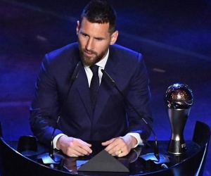 Messi nói gì sau khi vượt mặt Van Dijk và Ronaldo để giành FIFA The Best?