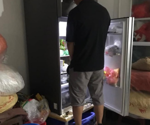 Chồng mắng vợ không biết trông con để con 'tè' vào tủ lạnh khai um, vợ bình thản tung một tấm hình khiến chồng ê mặt cả đời trai