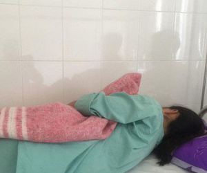 Đình chỉ công tác vị bác sĩ nghi đánh nữ điều dưỡng nhập viện