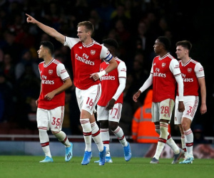 Holding trở lại và ghi bàn giúp Arsenal thắng 5 sao