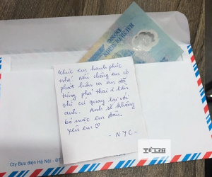 Thảm kịch đêm tân hôn của cô dâu trẻ: Bị chồng mới cưới đuổi đi ngay khi vừa bóc phong bì của người yêu cũ