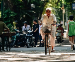 Dự báo thời tiết hôm nay: Miền Trung và Nam bộ đề phòng dông lốc