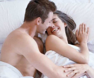 Vợ có sở thích lạ khi làm 'chuyện ấy' khiến chồng vừa bối rối vừa thích