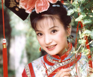 Triệu Vy: Nàng 'Cách Cách' bị hiểu nhầm hay mỹ nhân hung đồ, 'ăn cháo đá bát' khiến cả Cbiz thù ghét đến mức tẩy chay?