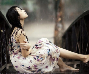 Đêm ấy, giữa trời mưa tầm tã, mẹ chồng bắt tôi phải từ bỏ giọt máu của chính mình cùng lời tuyên bố phũ phàng