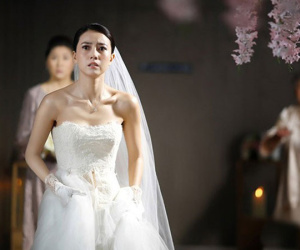 Sau khi chụp ảnh cưới ở Thái Lan và lễ ăn hỏi hoành tráng cùng màn trao thân của cô dâu, chú rể thú nhận sốc: 'Nằm cạnh em anh lại thấy sợ hãi'