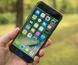 Bất ngờ với gương mặt 'già cỗi' vừa đạt danh hiệu smartphone phổ biến nhất thế giới
