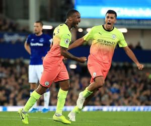 Đánh bại Everton, Man City tiếp tục đua song mã với Liverpool
