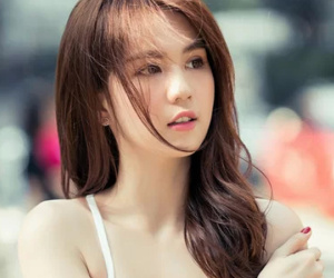 Sống không thể thiếu tiền và 2 người vô cùng quan trọng trong cuộc đời Ngọc Trinh