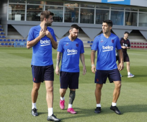 Messi trở lại tập luyện trước thềm Champions League