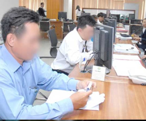 Mua bảo hiểm nhân thọ: Khách hàng lo bị 'vắt chanh bỏ vỏ'