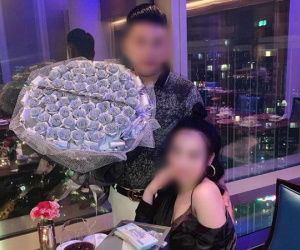 Cô vợ đăng FB khoe chồng hào phóng, ngồi xế hộp, tặng tiền mua túi cứ như mơ, nào ngờ vài ngày sau bộ mặt thật ông chồng bị bóc khiến dân mạng tặng một 'rổ' mỉa mai