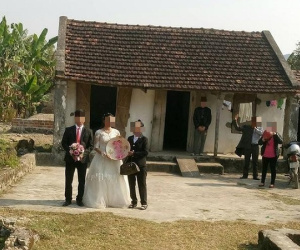 Chị em xôn xao trước hình ảnh đám cưới 4.0: Không loa đài, không cỗ bàn, không làng xóm cũng chẳng có bạn bè đến dự!?