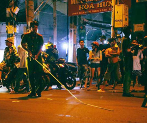 Hai nhóm 'giang hồ' hỗn chiến kinh hoàng ở Sài Gòn, 3 người bị thương