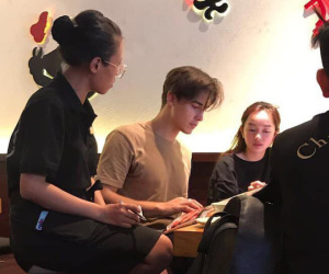 Kaity Nguyễn bị bắt gặp đi ăn thân thiết bên một chàng trai ngoại quốc, rộ nghi vấn bí mật hẹn hò
