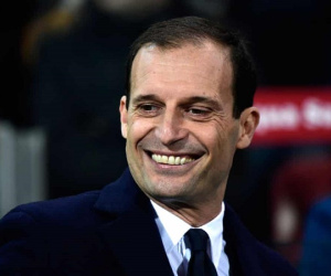Allegri học tiếng Anh, sẵn sàng ngồi vào ghế nóng của MU