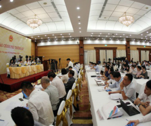 Vì sao chưa công bố danh tính 9 người đi cùng chuyên cơ rồi bỏ trốn ở Hàn Quốc?