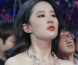 Ảnh cũ vừa được lên sóng của Lưu Diệc Phi gây sốt: Đúng chuẩn 'thần tiên tỷ tỷ' đến khóc cũng đẹp hết phần thiên hạ